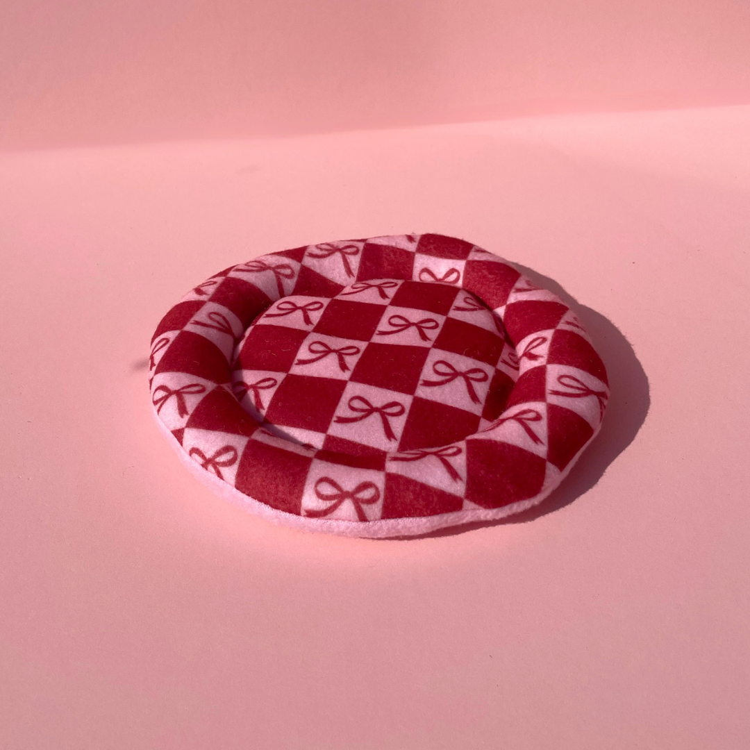 Piggy Pillow in Bonnie Bow
